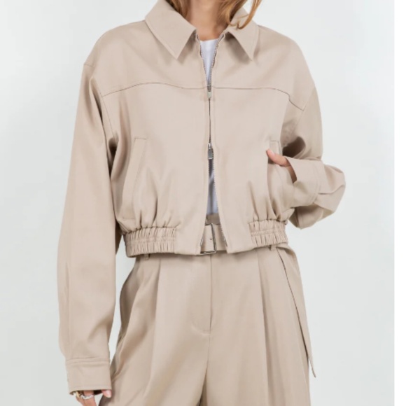 NWT ZIP UP JACKET w CAPRI LENGTH BELTED SHORTS -TAN, MED - Picture 2 of 16